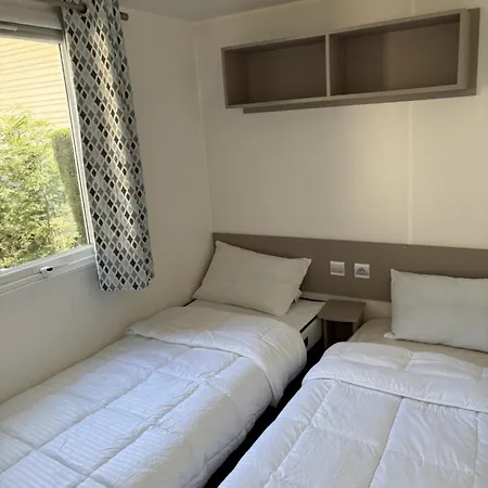 Location De Mobil-home 6 A 8 Personnes , La Carabasse *